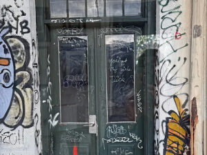 Green Door 40×30