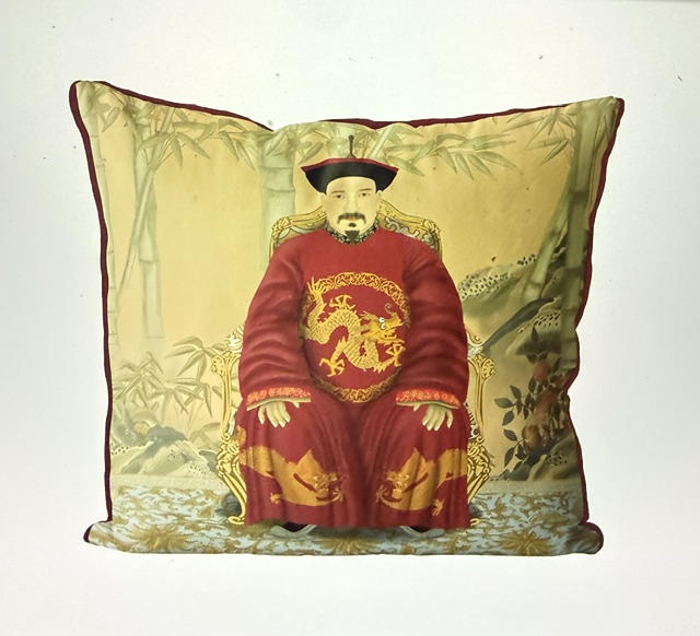 Chinese Ancestor Emperor II Cushion Cover– Portrait in Blue or Red Robes - Image 4